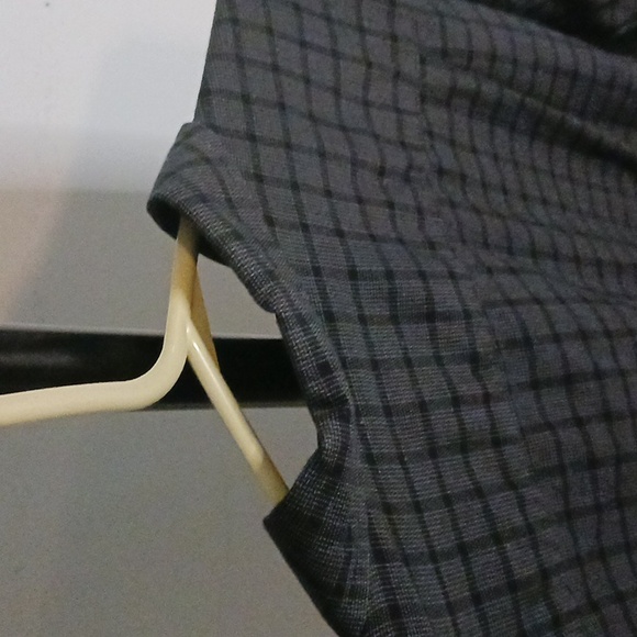 Haggar Men's Dark Plaid Button Down Shirt - Size Medium - Picture 3 of 6